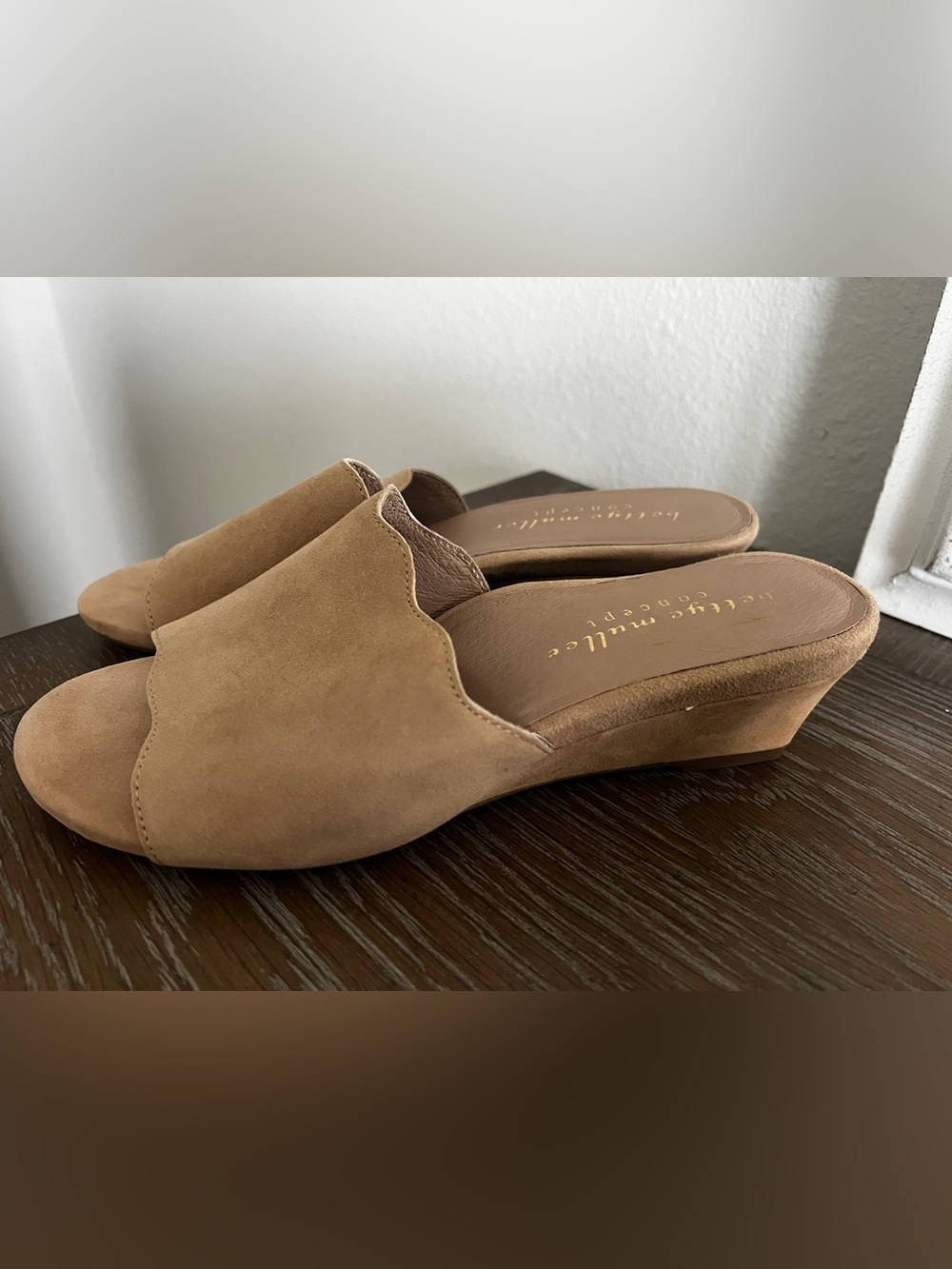 Bettye Muller Concept Seema Tan Suede Low Wedge Slide Sandals 7.5 NWOB - Picture 12 of 16